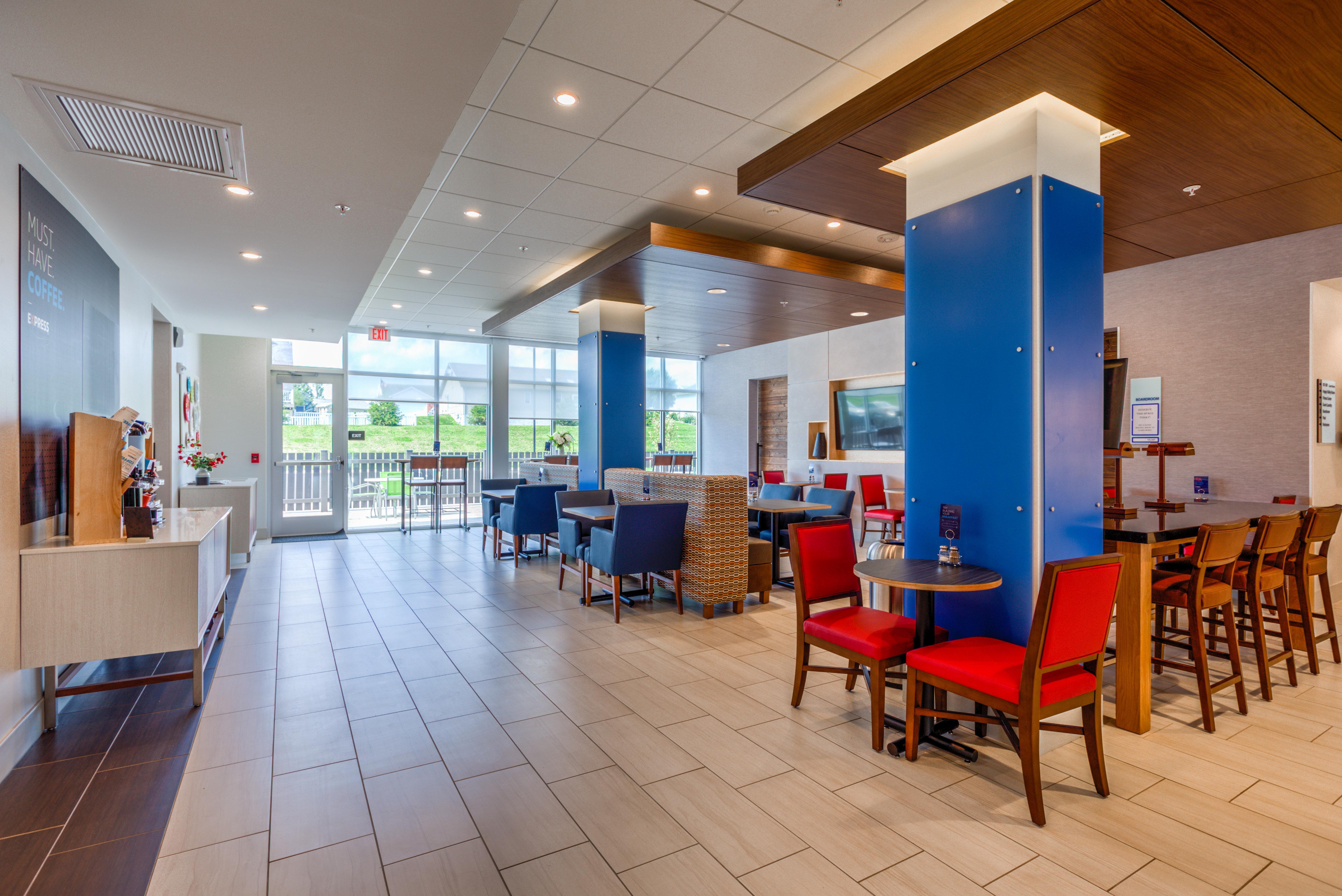 Holiday Inn Express & Suites Reedsville - State Coll Area, An Ihg Hotel ภายนอก รูปภาพ