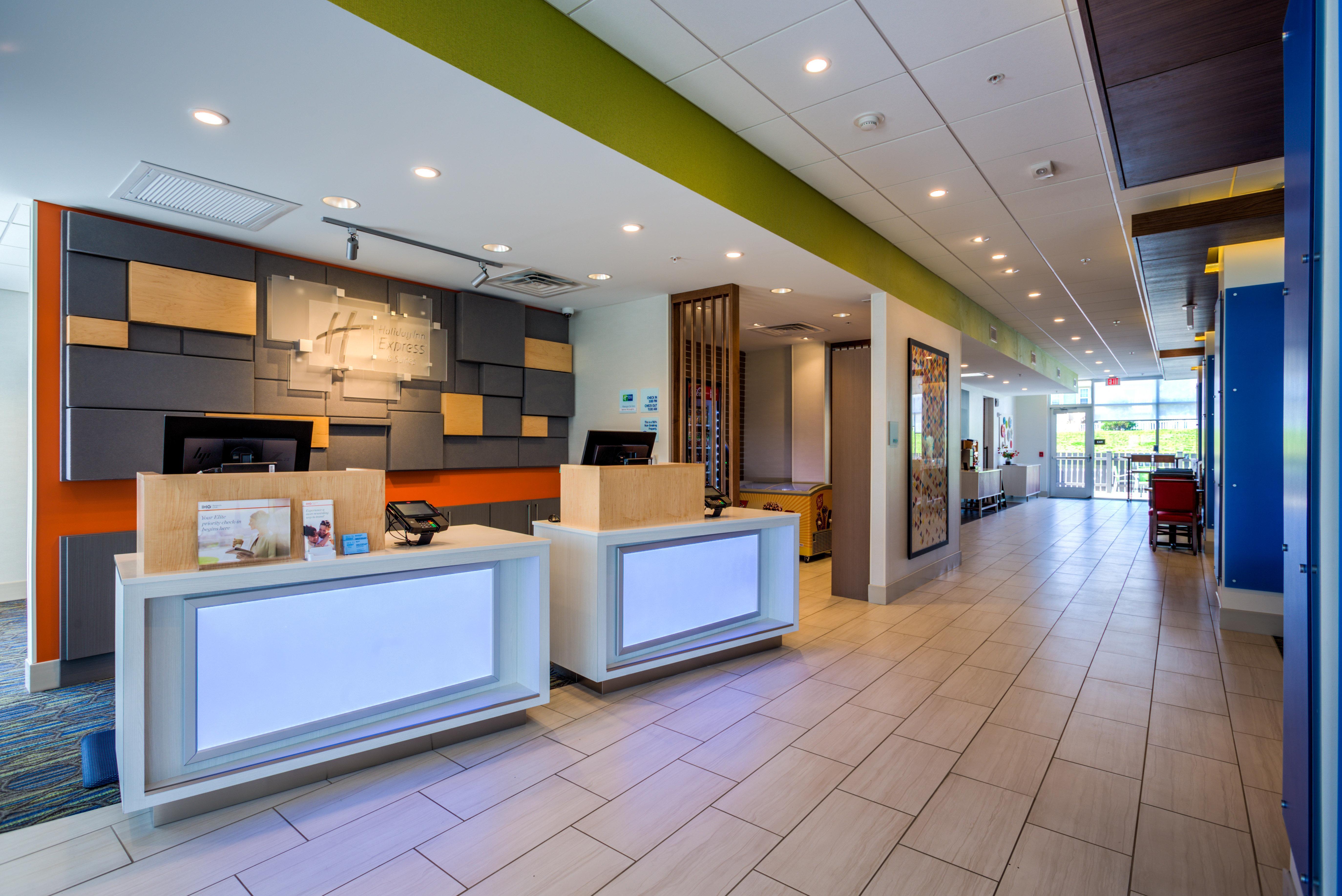 Holiday Inn Express & Suites Reedsville - State Coll Area, An Ihg Hotel ภายนอก รูปภาพ